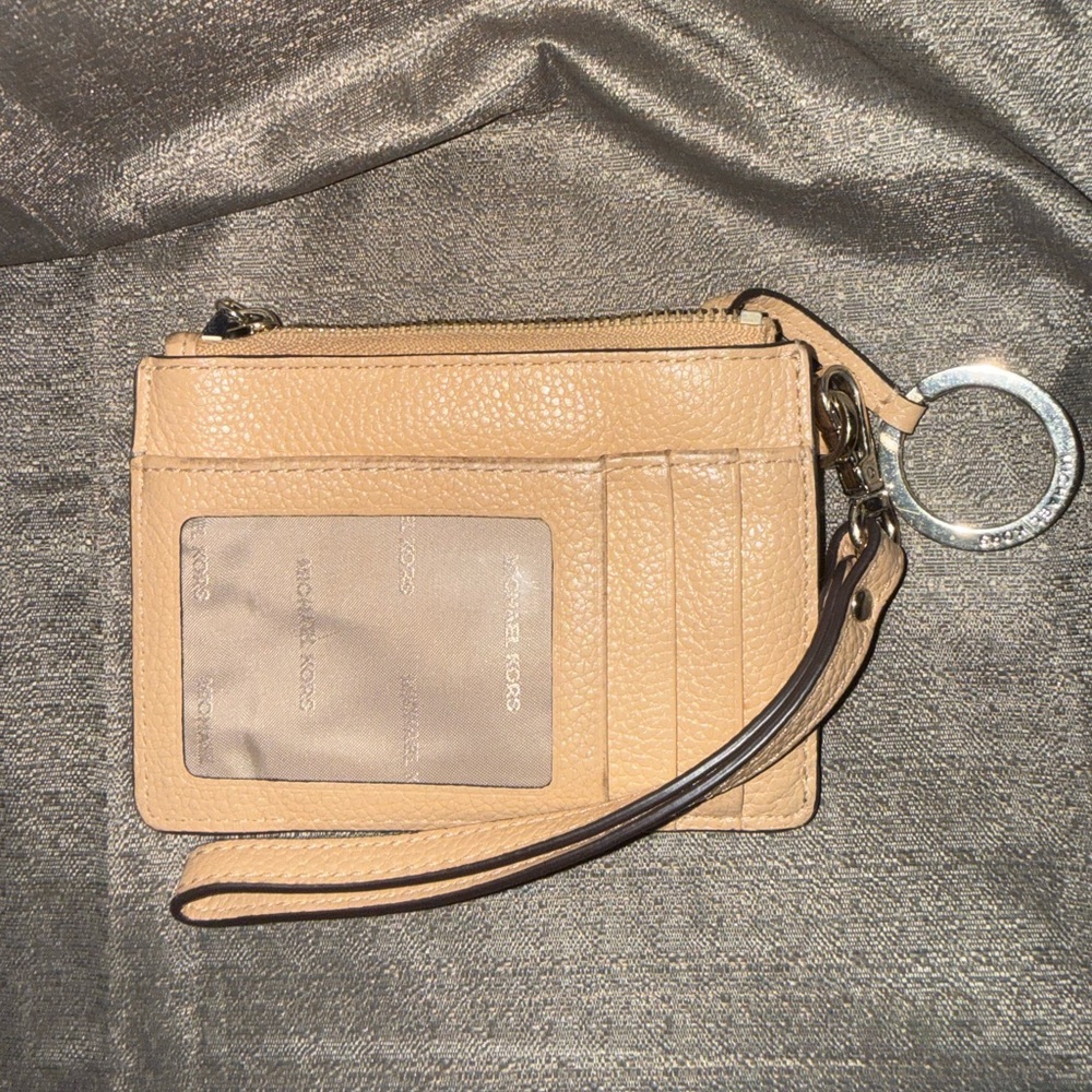 2/$25 MICHAEL Michael Kors Beige Jet set Leather Wristlet Wallet - Picture 2 of 4